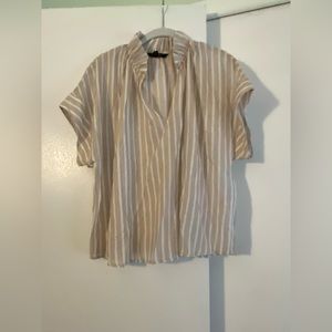 Beautiful top to work, new never worn